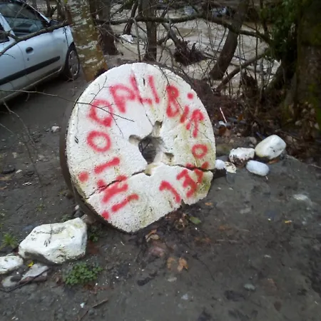 2odali1otel